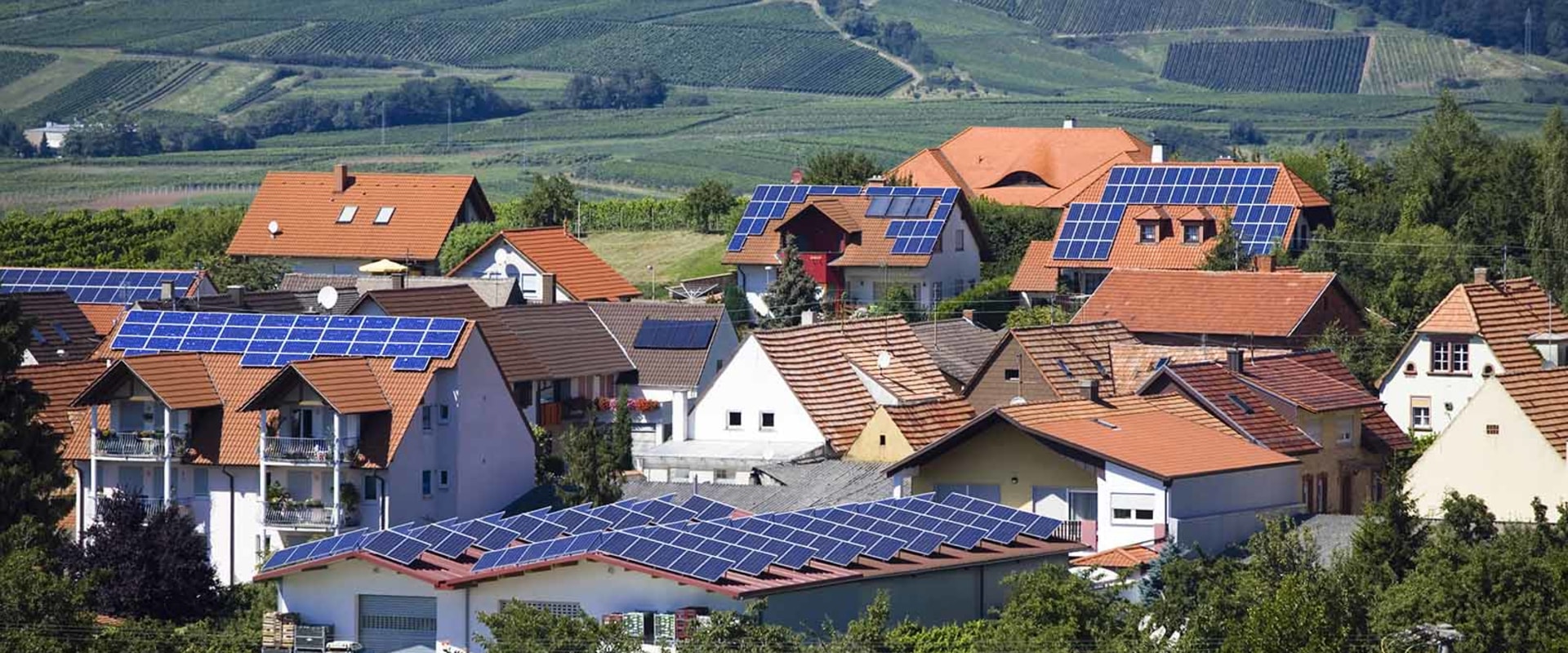 Is it possible to run a house completely on solar power?